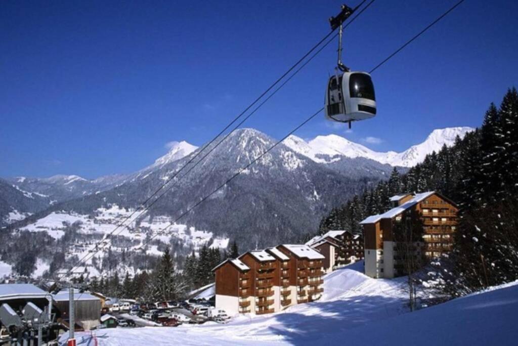 Au Pied Des Pistes: Cozy Studio with Valley Views and Wi-Fi Saint-Jean-d'Aulps Exterior photo